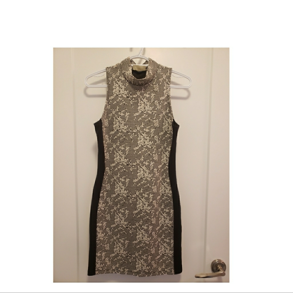Half Turtleneck Slim-Shape Mini Dress